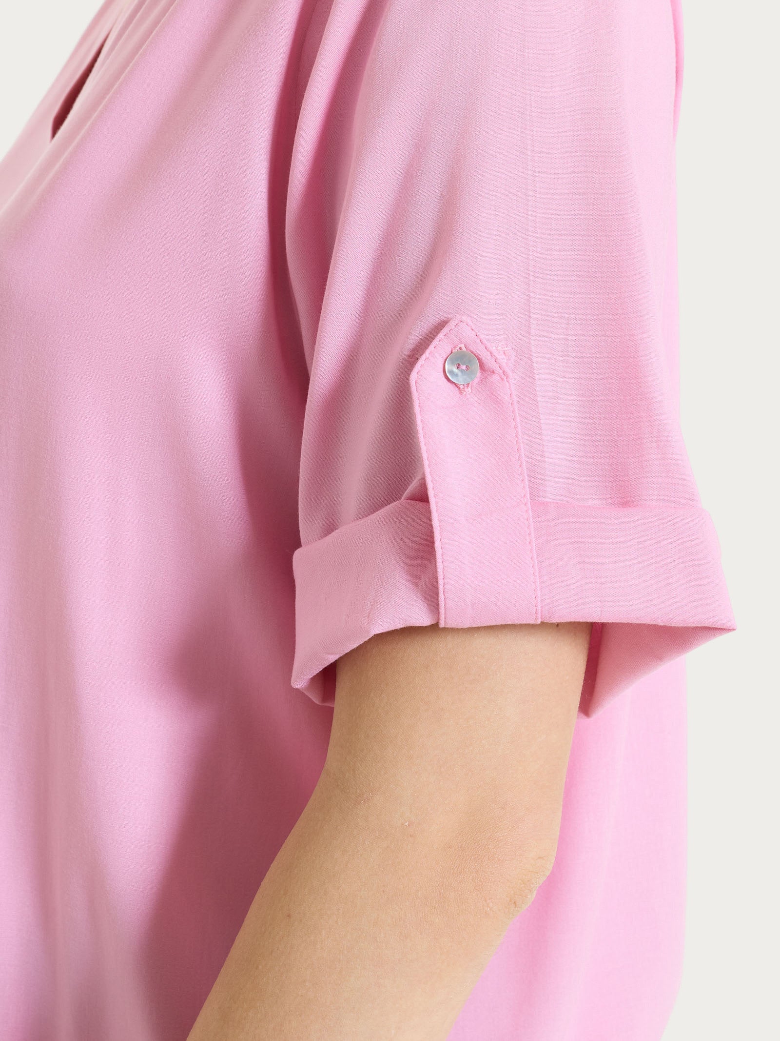 Blusa con scollo a V e manica risvoltabile in Voile Stretch - Cashmere Rose - Image 3