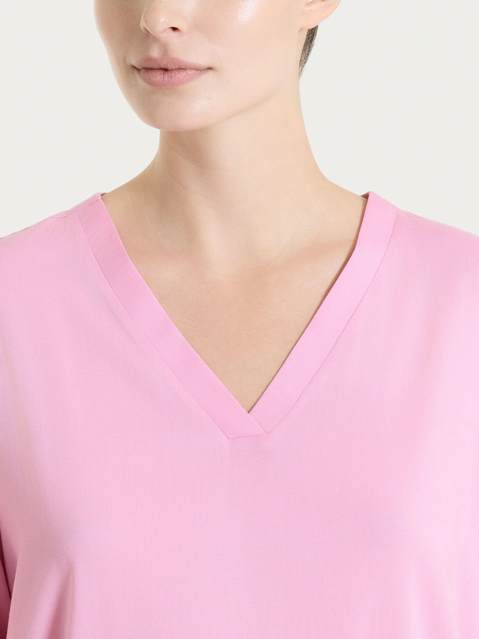Blusa con scollo a V e manica risvoltabile in Voile Stretch - Cashmere Rose - Image 5