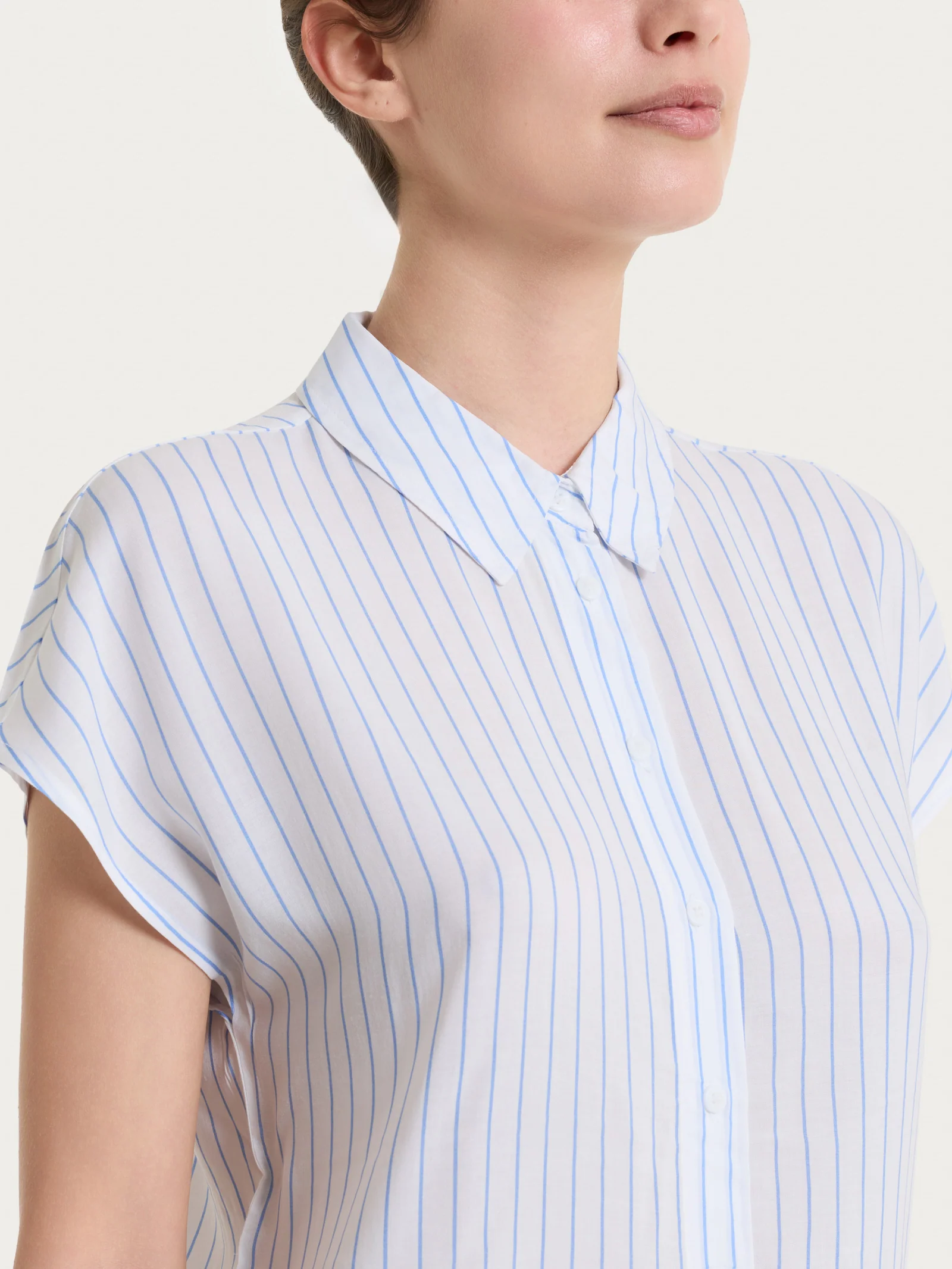 Camicia a righe con manica corta in Ecoseta - Fant. Bel Air Blue - Image 4