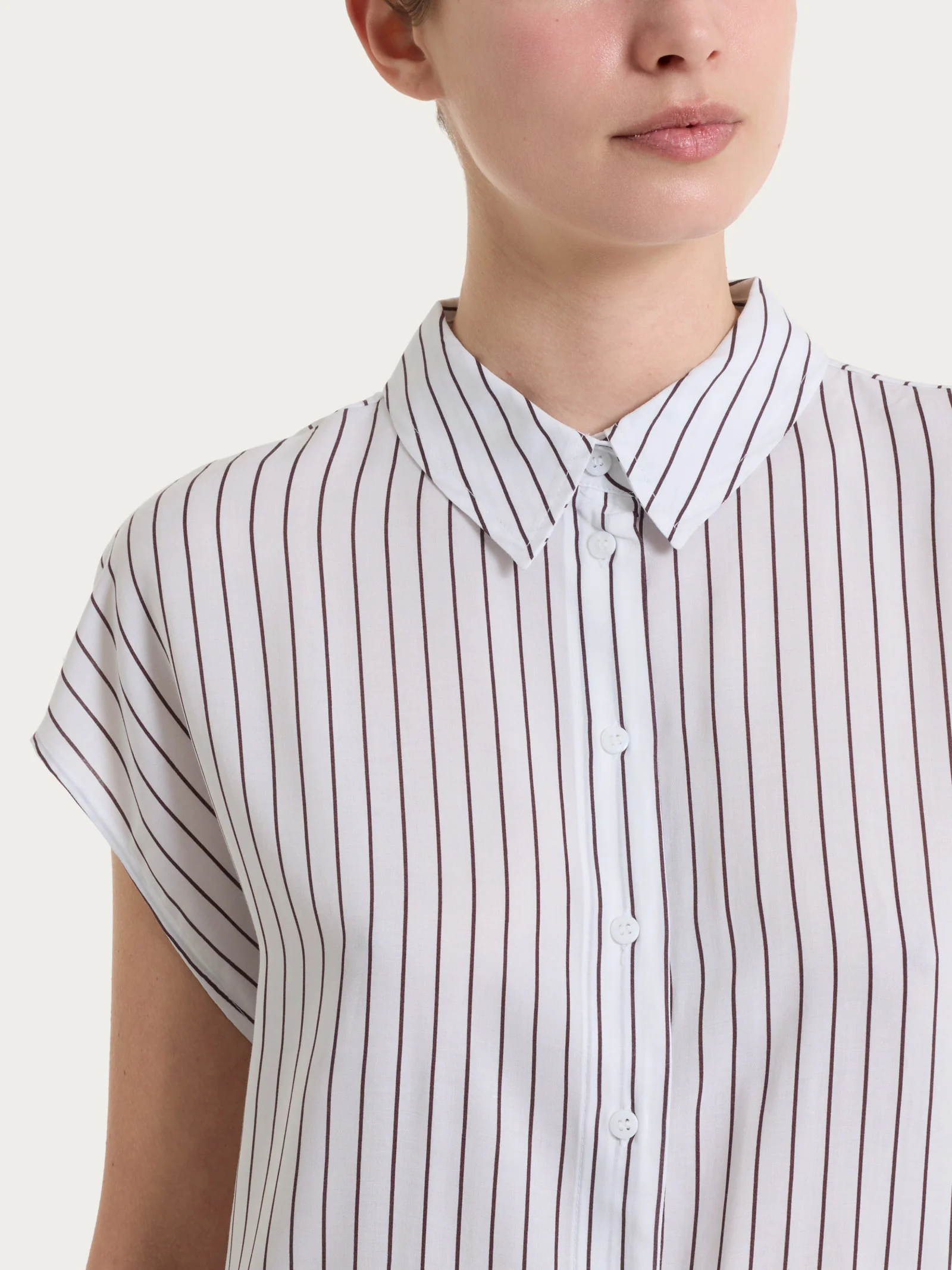Camicia a righe con manica corta in Ecoseta - Fant. Raisin - Image 4