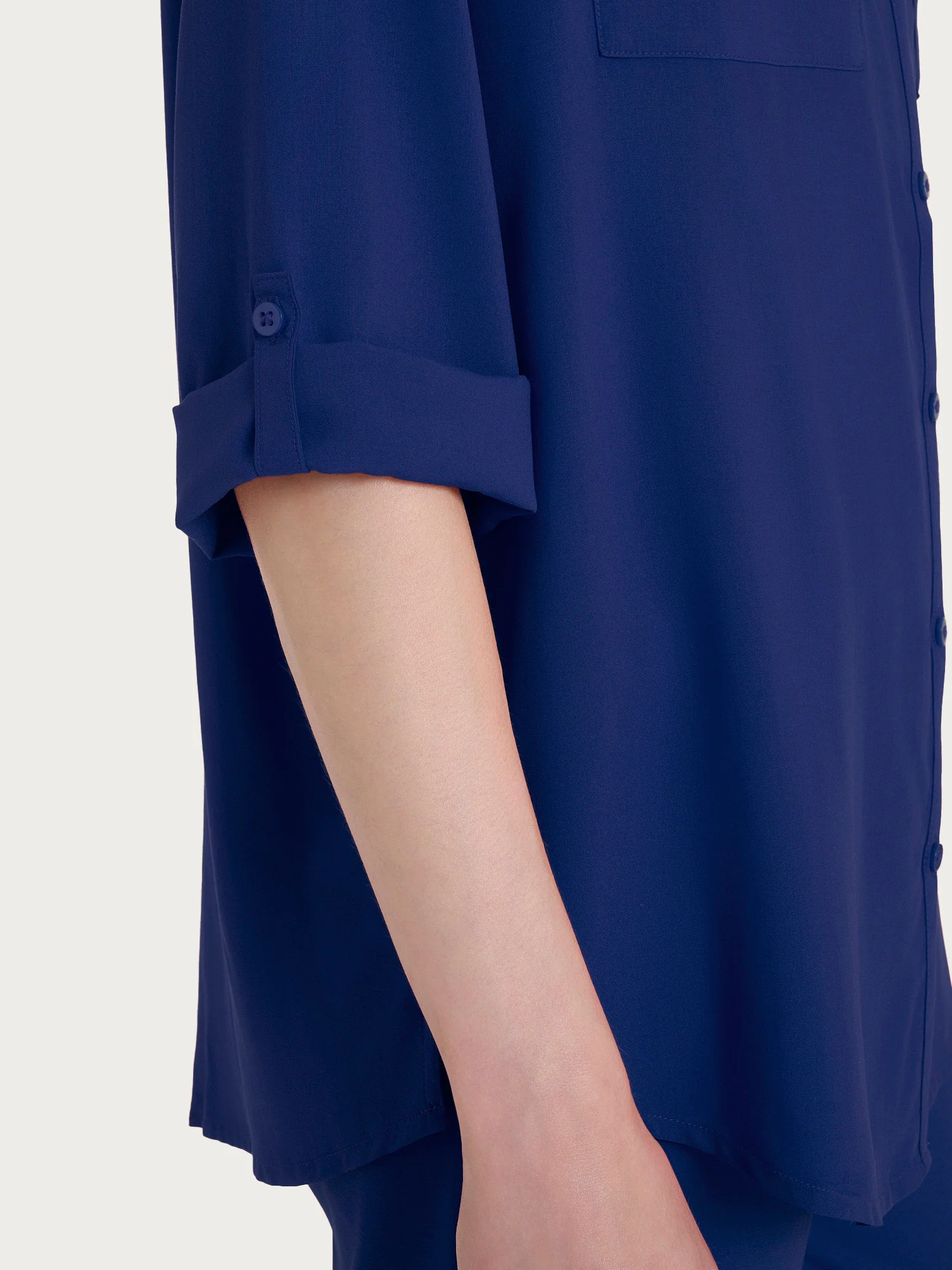 Camicia con collo alla coreana in EcoSeta - Blueberry - Image 3