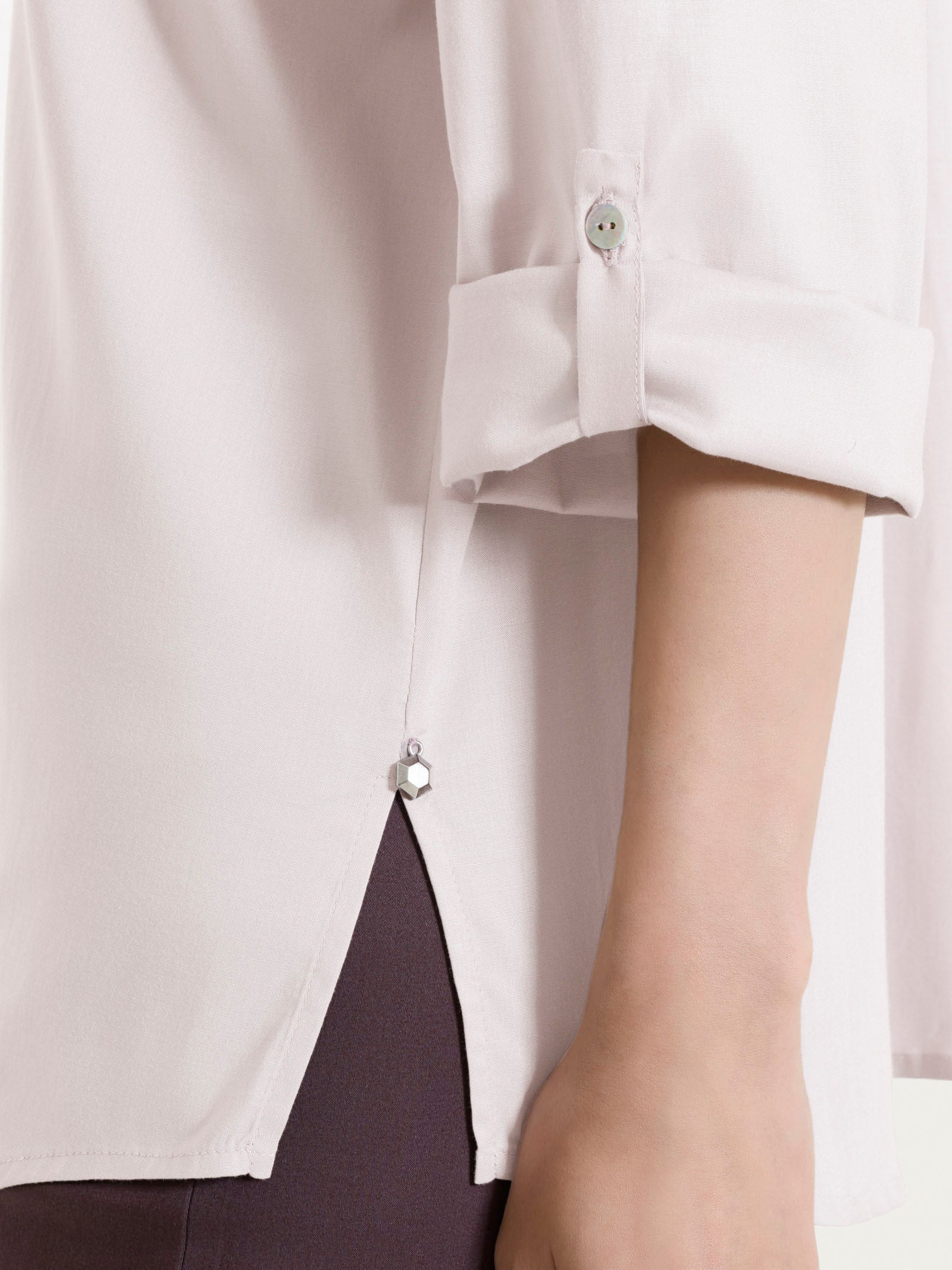 Camicia con manica risvoltabile in Voile Stretch - Hushed Violet - Image 3