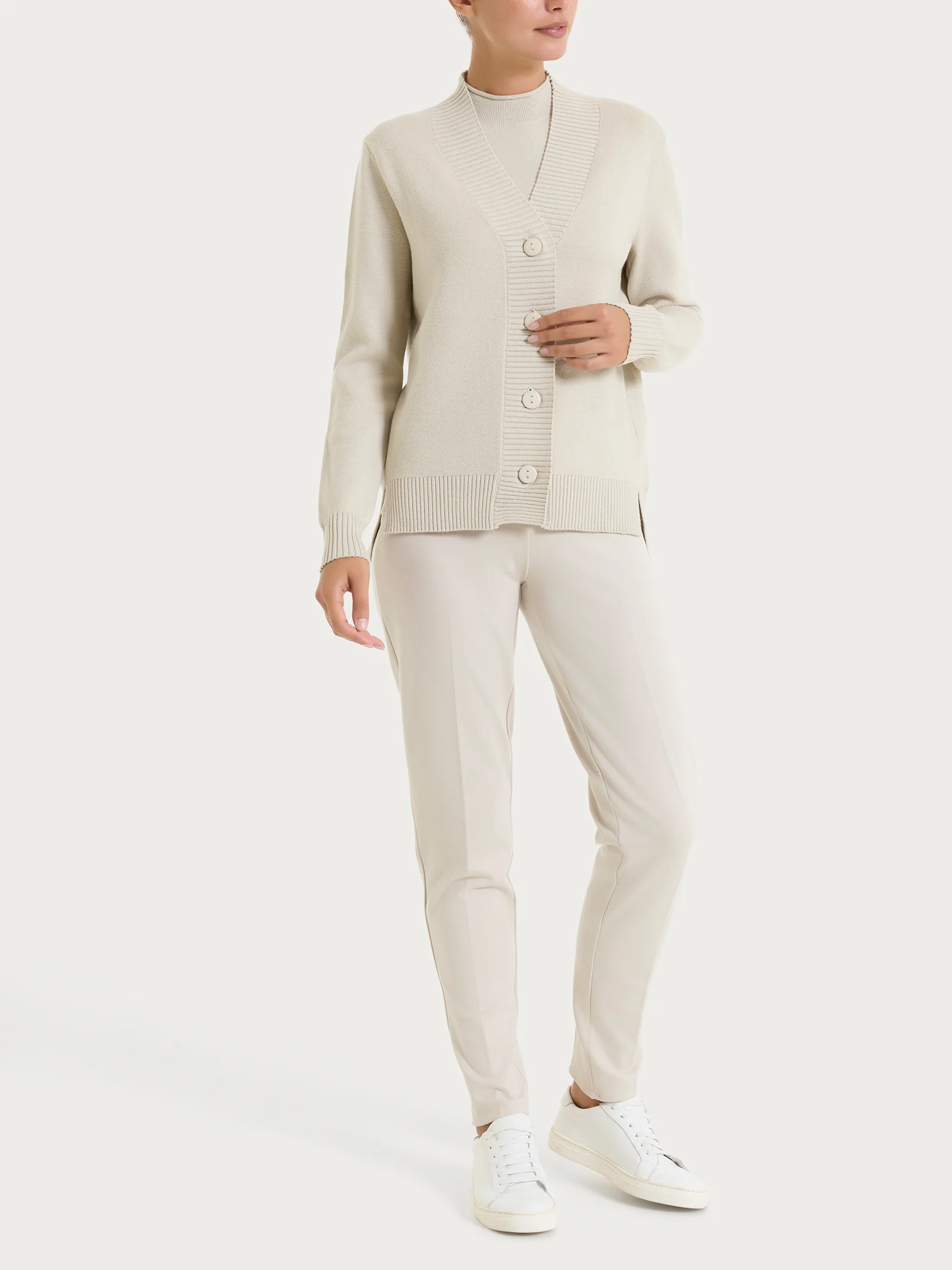 Cardigan asimmetrico con bottoni in Super Soft - Champignon - Image 4