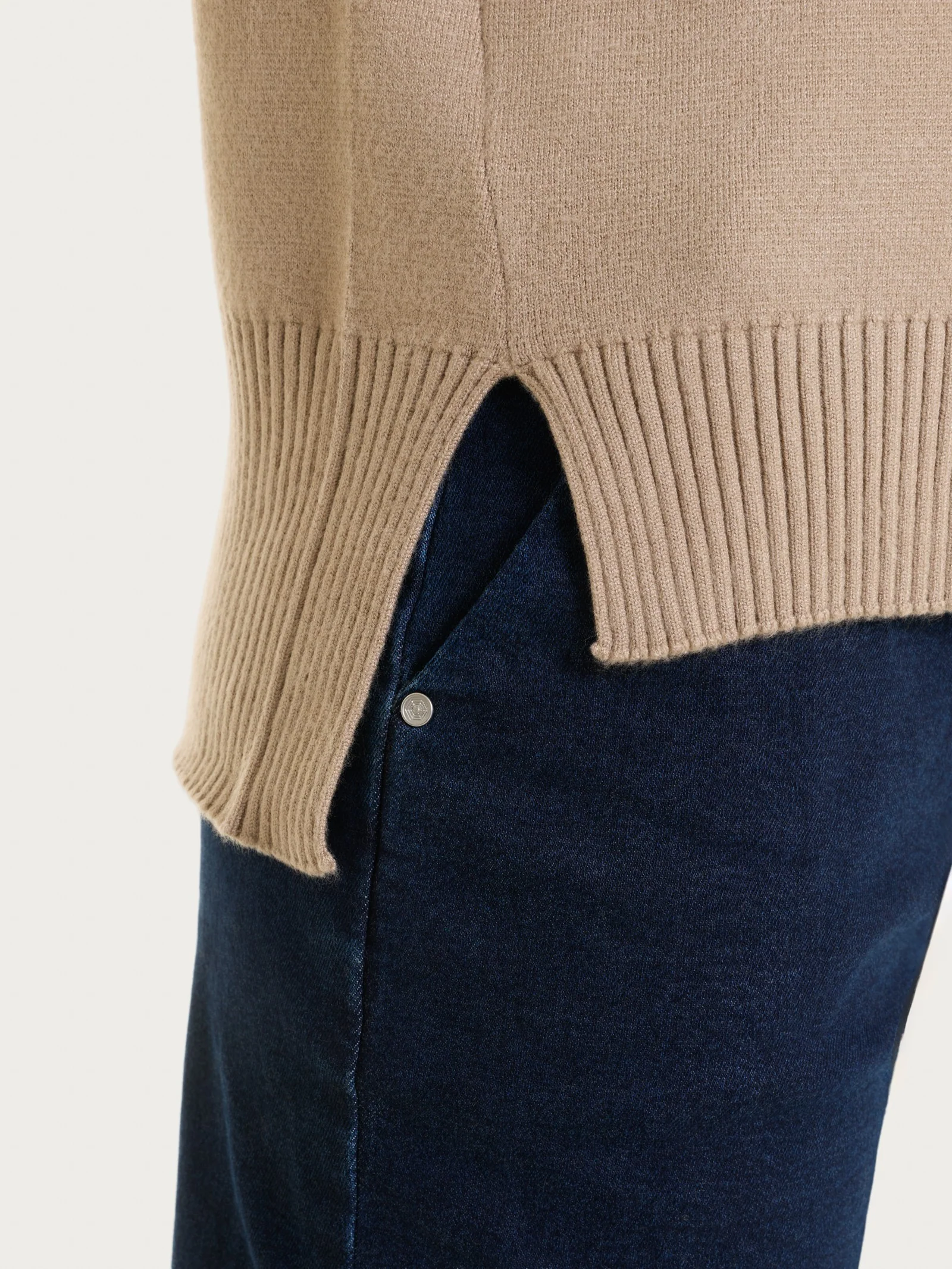 Cardigan con zip asimmetrico in Super soft - Cammello - Image 4