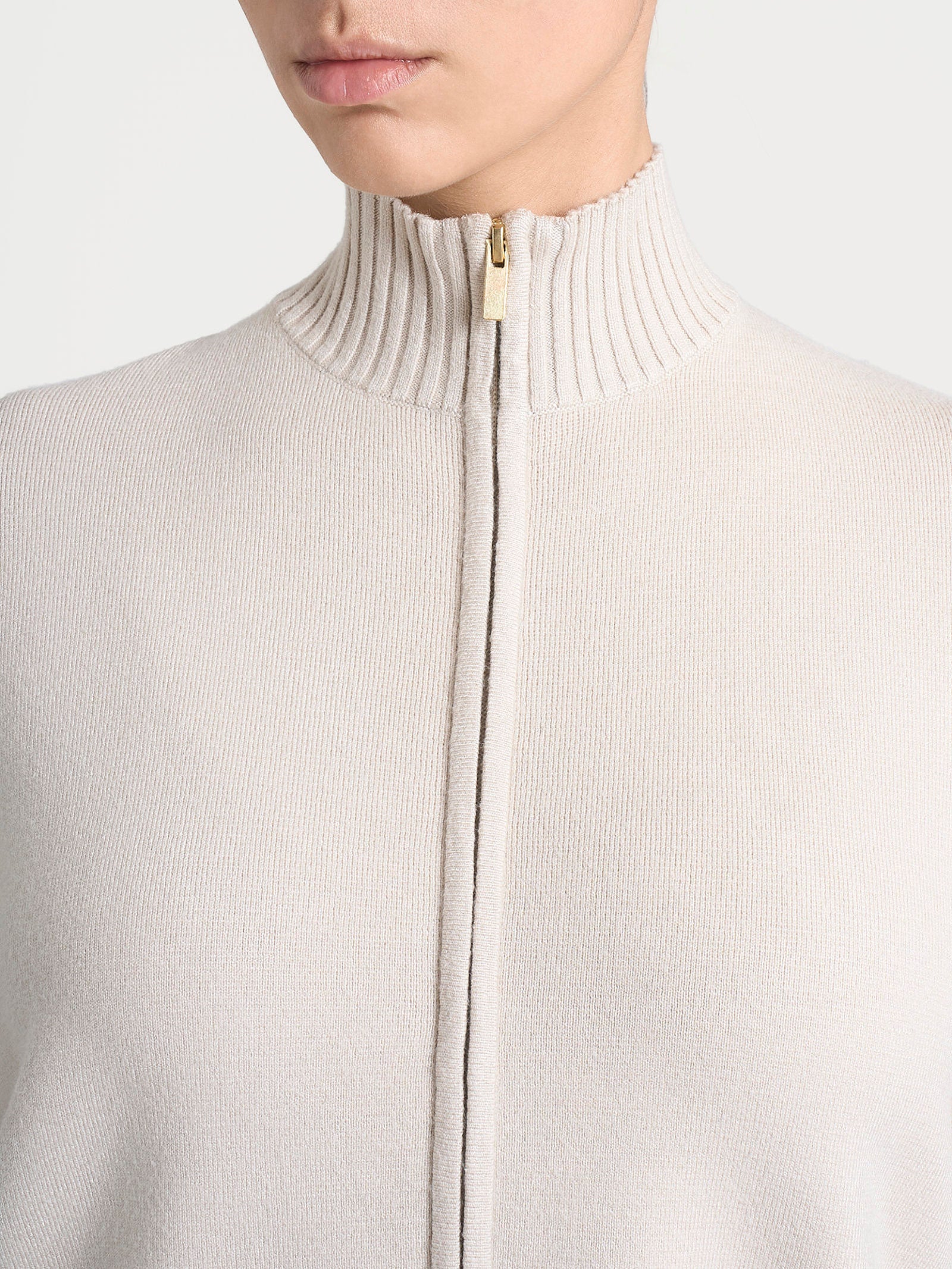 Cardigan con zip asimmetrico in Super soft - Champignon - Image 4