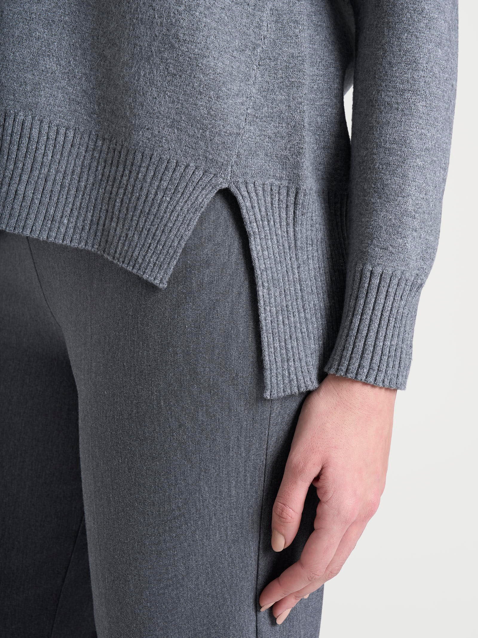 Cardigan con zip asimmetrico in Super soft - Ferro Mel. - Image 3