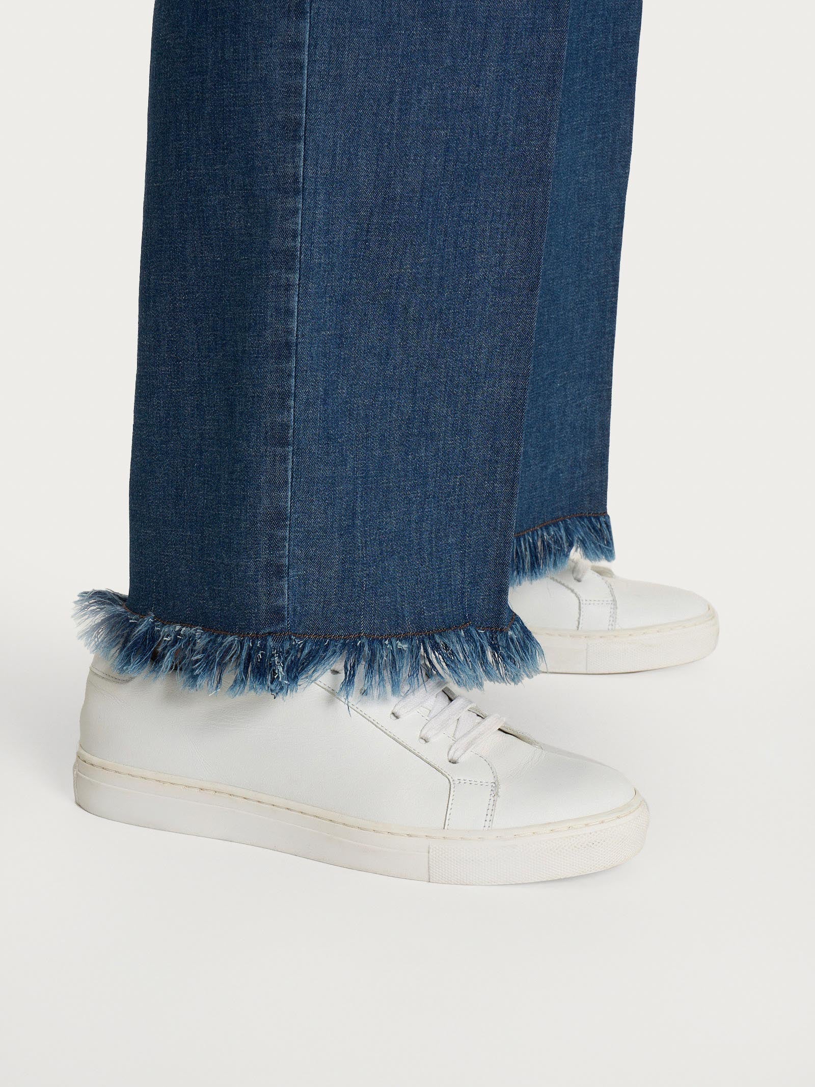 Jeans sfrangiato ampio alla caviglia in Light denim  - Jeans - Image 3