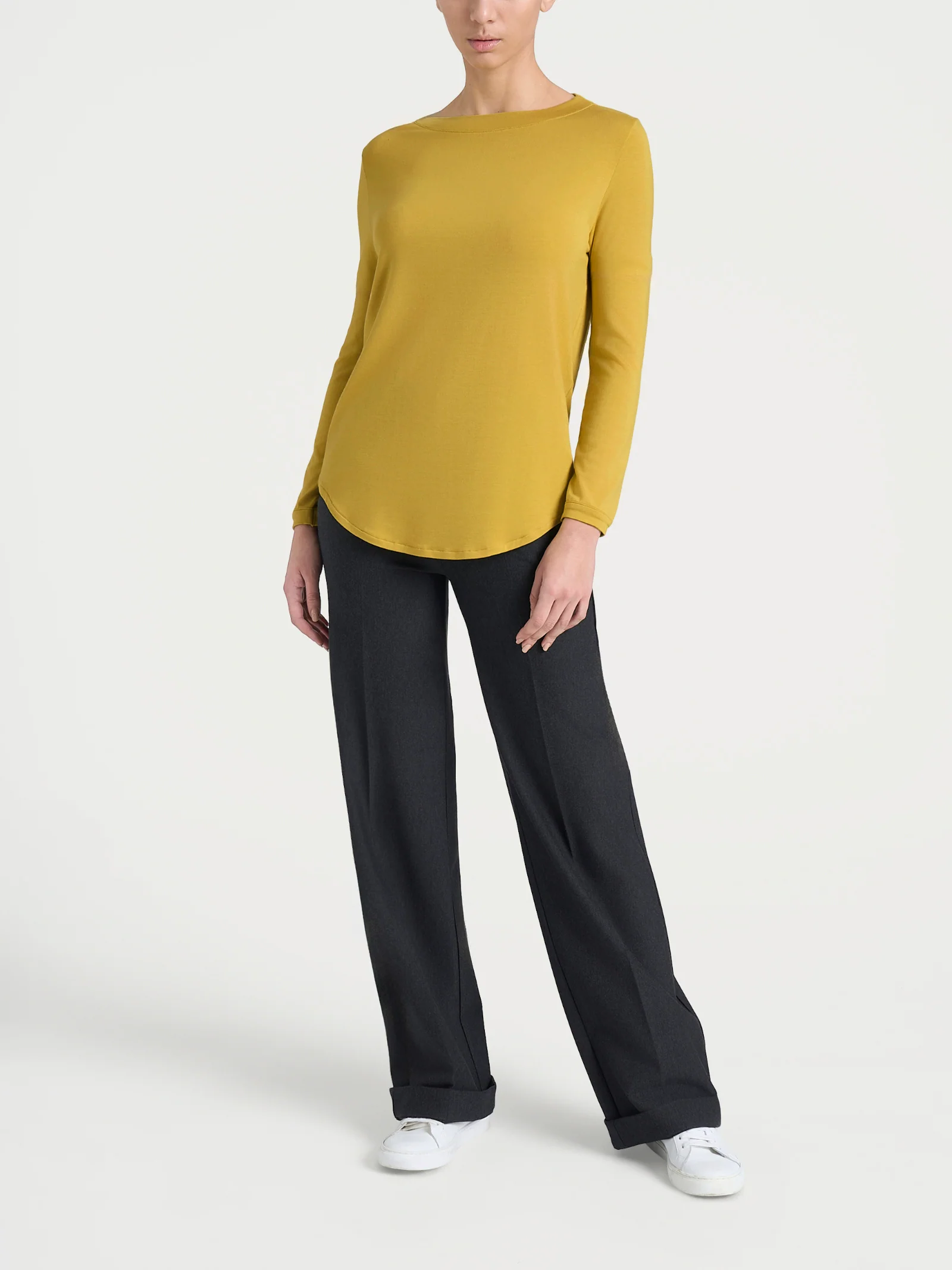 Maglietta con collo a barchetta in Eco Viscosa - Oil Yellow - Image 4