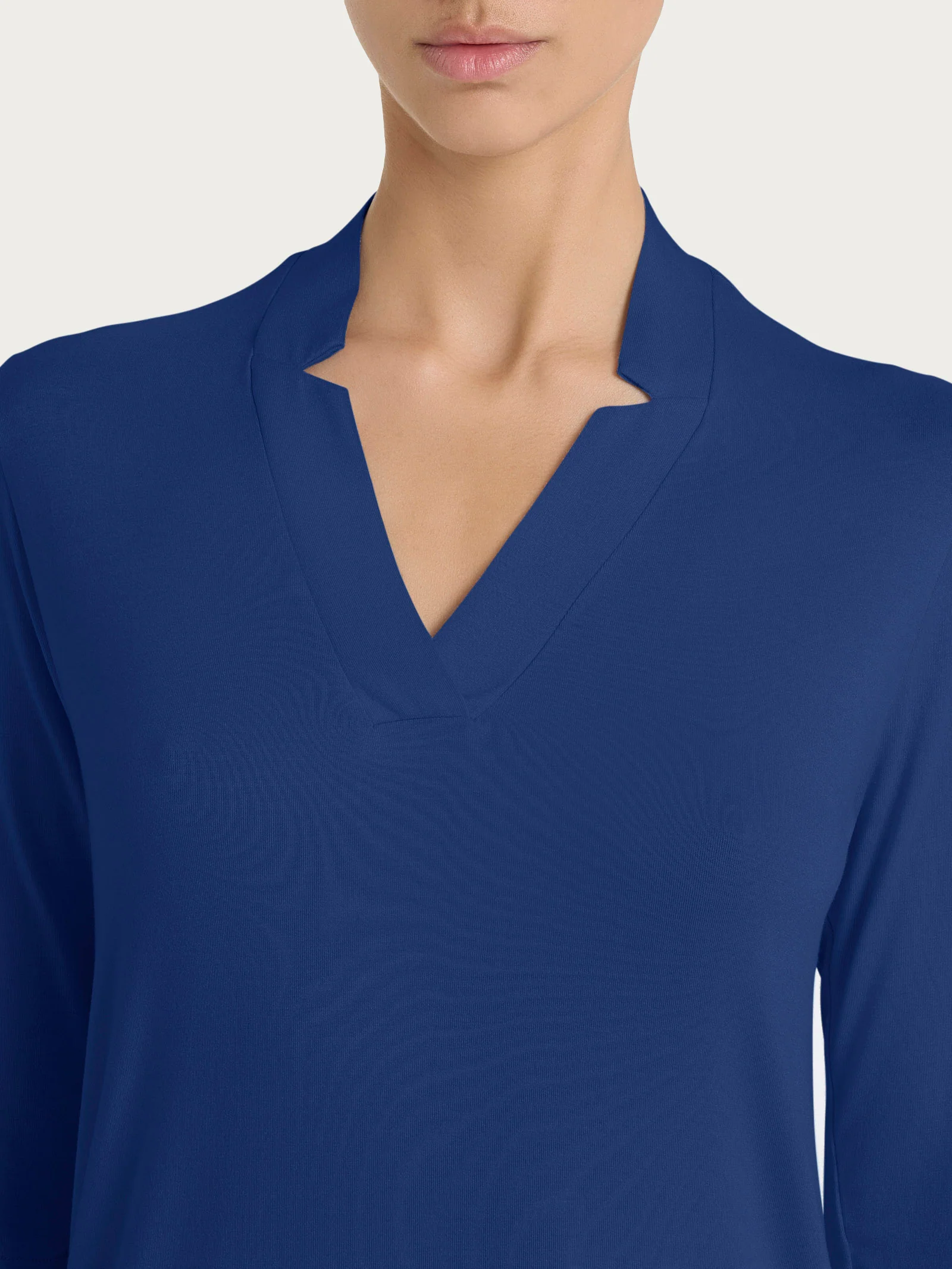 Maglietta con scollo a V in Viscosa Summer - Blueberry - Image 3