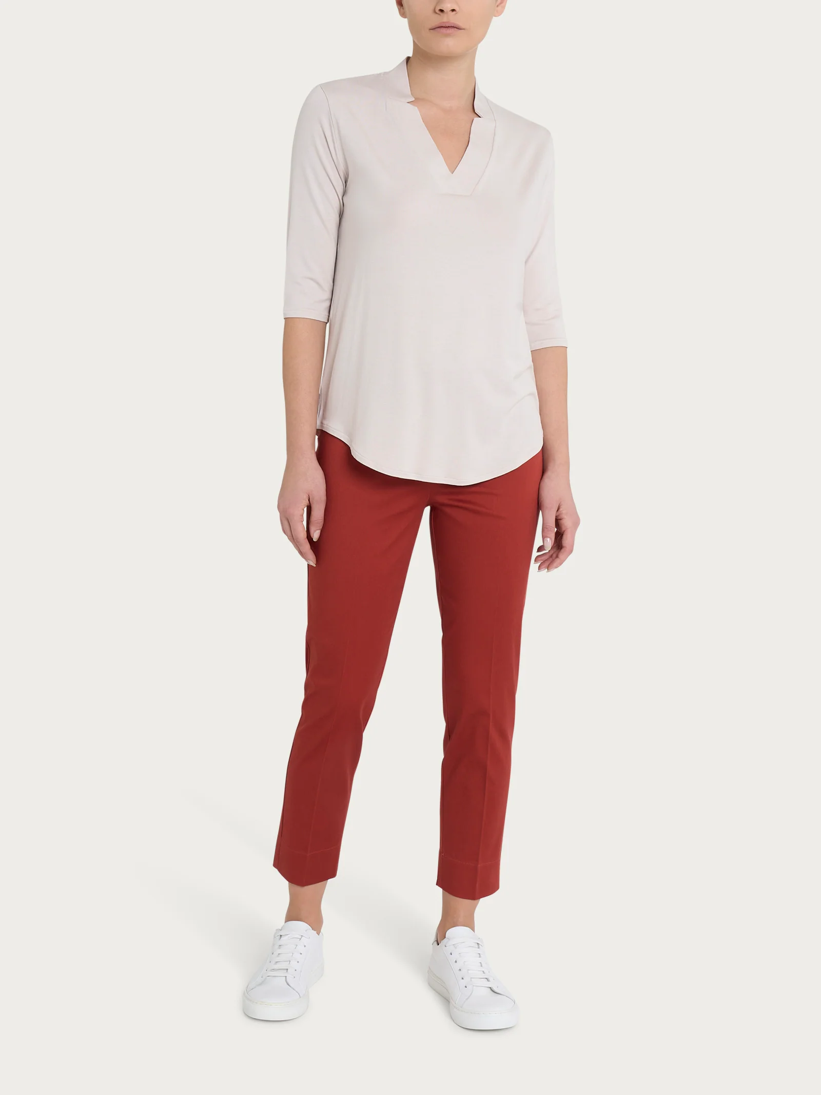 Maglietta con scollo a V in Viscosa Summer - Champignon - Image 4