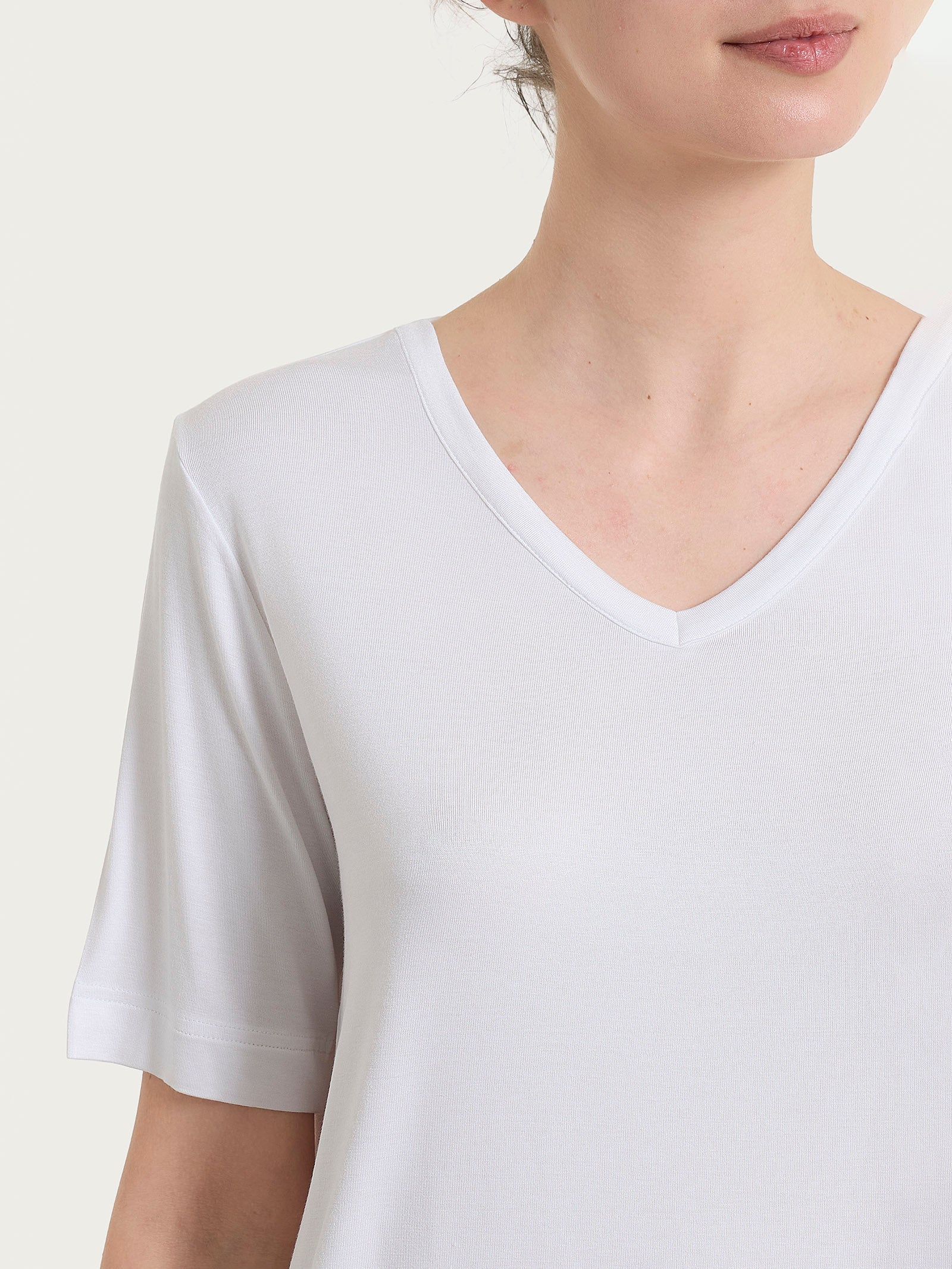Maglietta con scollo a V in Viscosa Summer - Bianco - Image 4