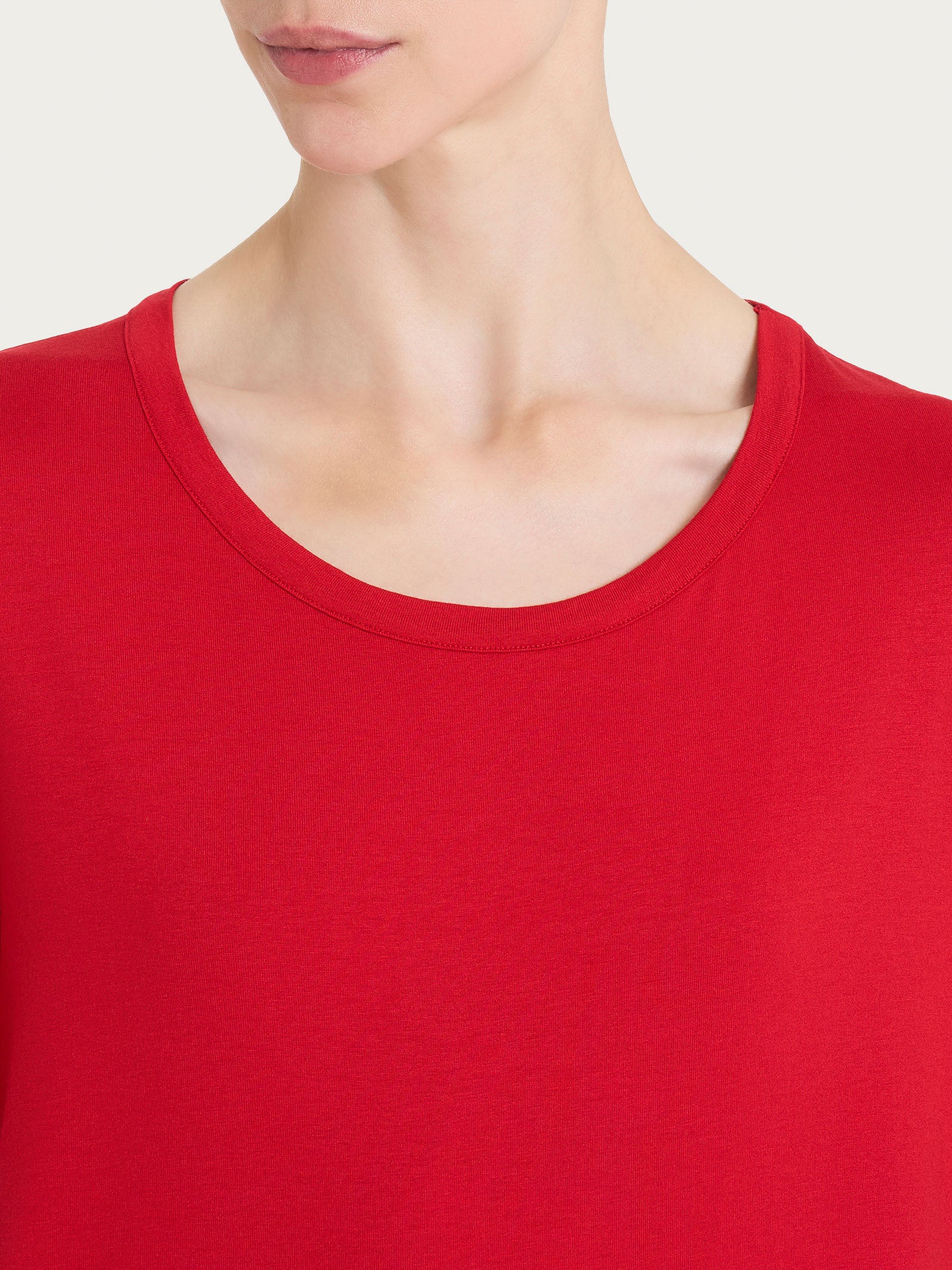 Maglietta girocollo a manica corta in misto viscosa - Salsa - Image 3