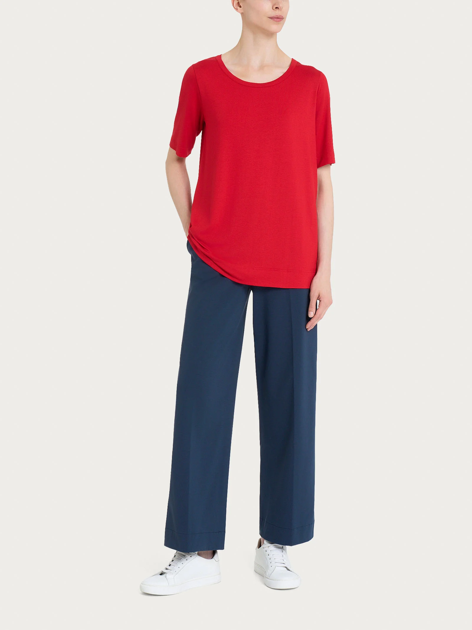 Maglietta girocollo a manica corta in misto viscosa - Salsa - Image 4