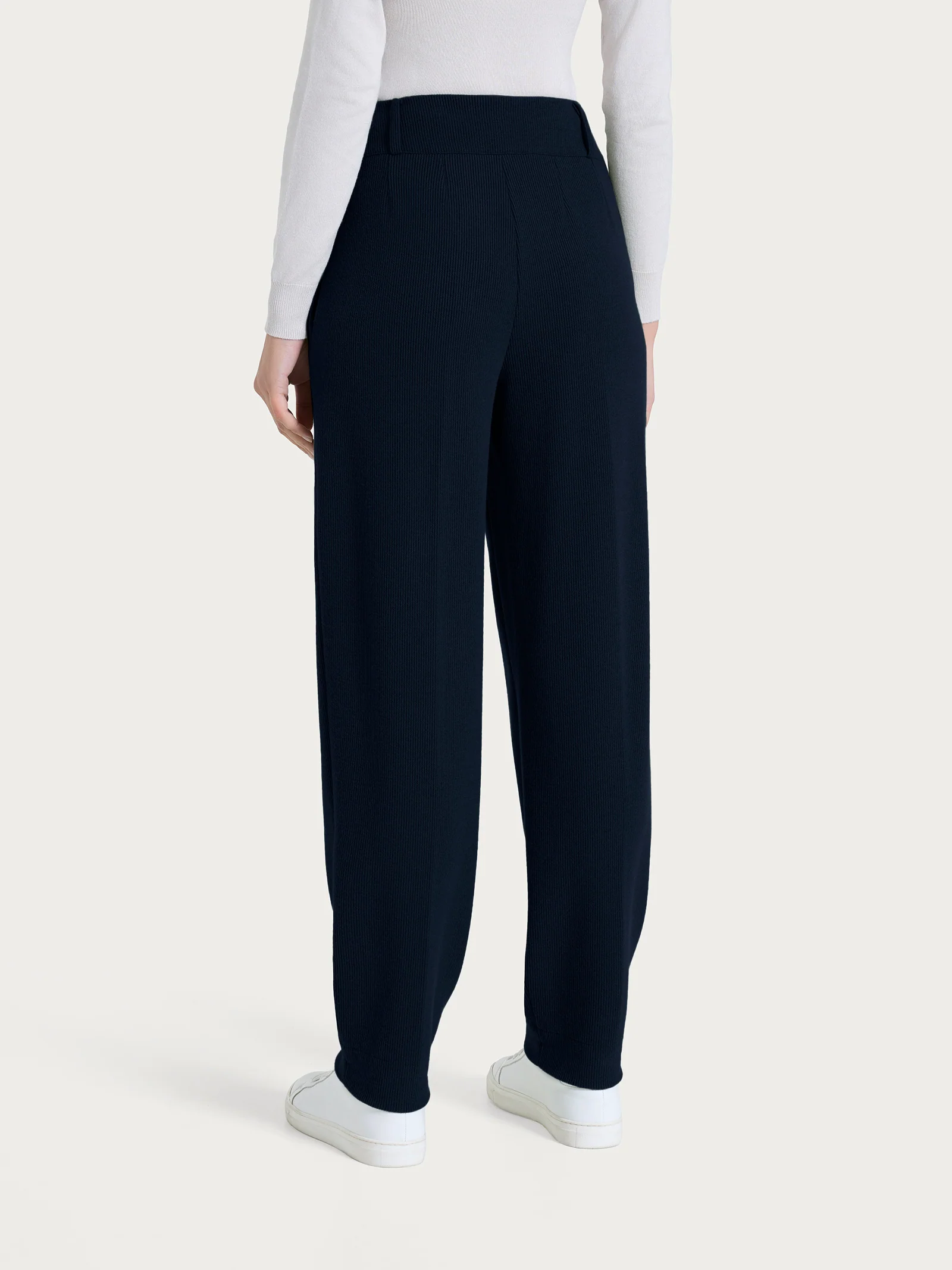 Pantalone a carota con tasche e pinces in Velvet - Bleu - Image 3