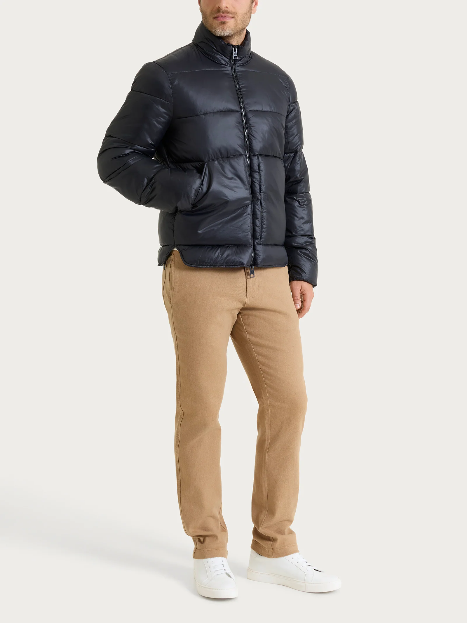 Piumino corto shiny in Vegan Down - Nero - Image 4